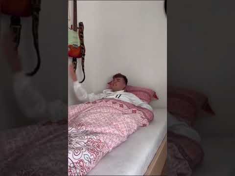 Heimlich am Handy π | Lewinray #shorts