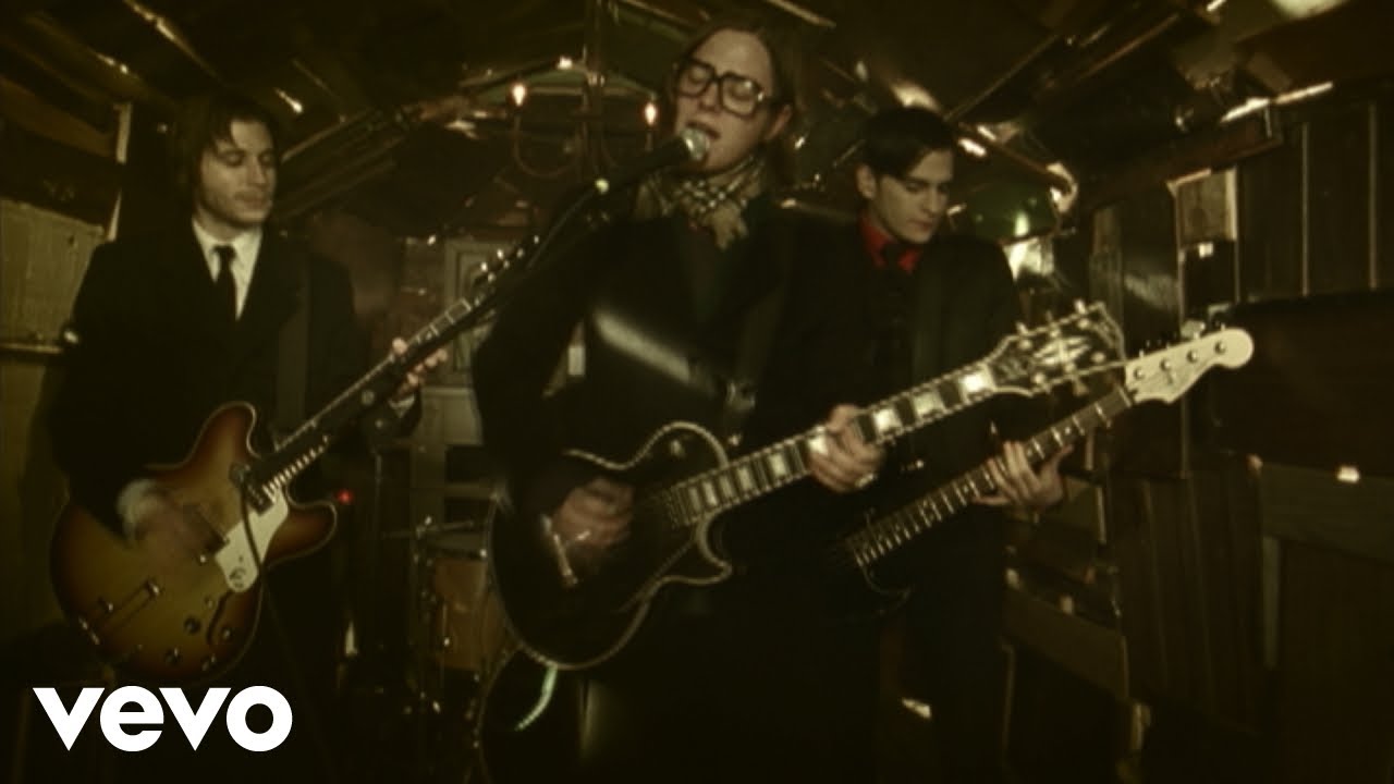 Interpol - C'mere (from Album Antics) 🎶