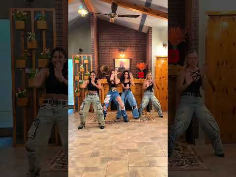 Nachke deikhade… sachi nachke dikha diya! 💃You guys are serving Desi Girl energy like no one else!