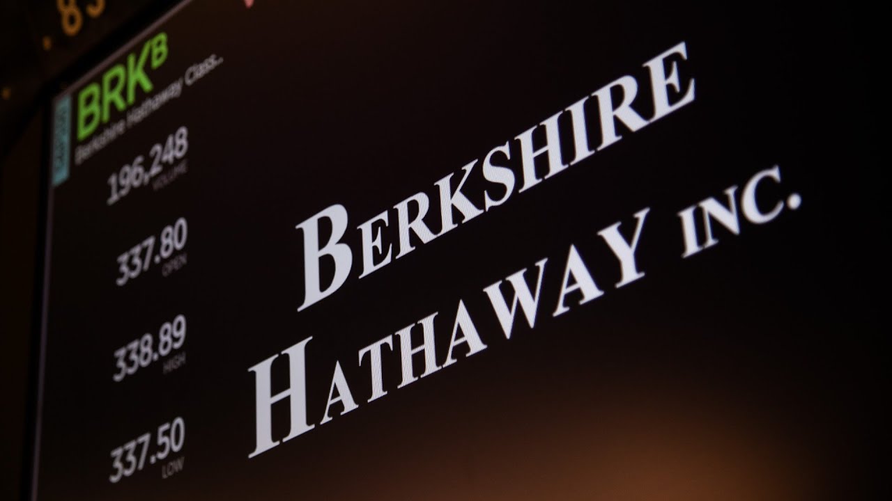 Warren Buffett's Berkshire Cash Hits $382B Record 💰