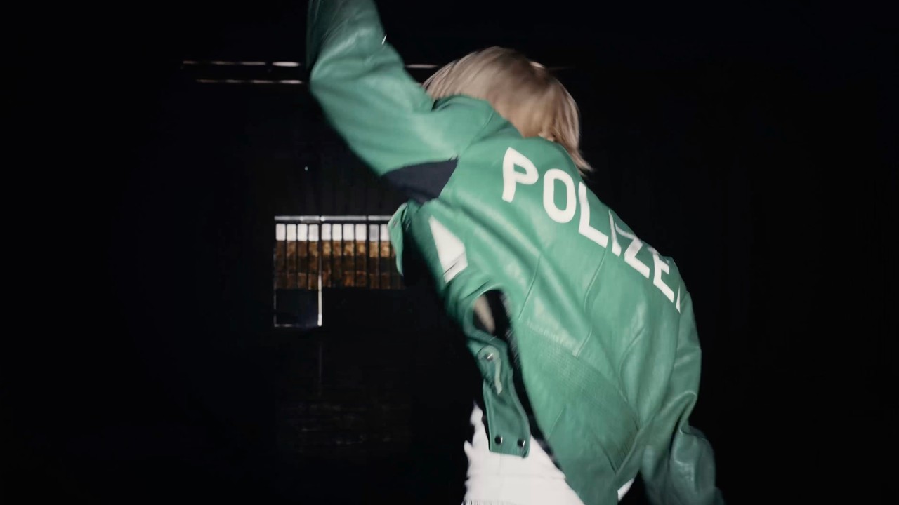 THE 8 The 8's Live Clip for 'Love is Gone' 🎶