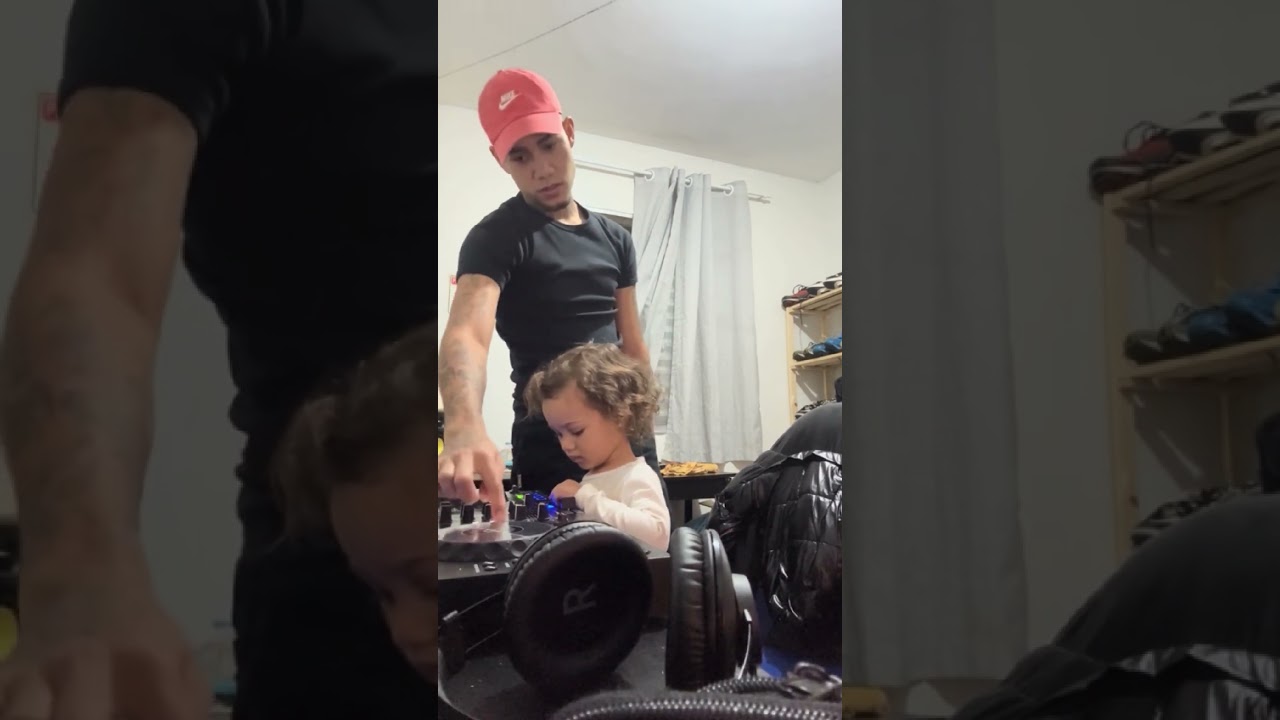 La hija del DJ sorprende a todos con un botón inesperado 🎛️ #shorts