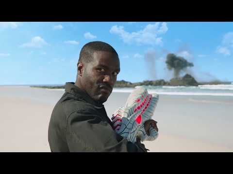 Black Manta making his suit - Aquaman