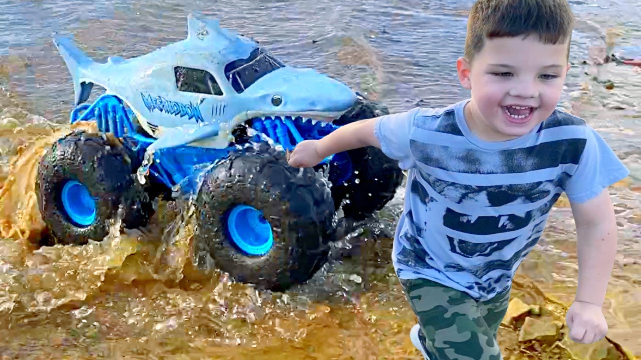 Monster Truck Water Adventure with Caleb & Dad 🚗