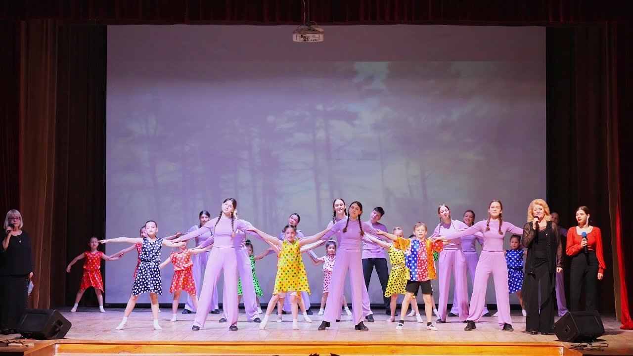 Дружная семья и Россия 🇷🇺 — 8 марта 2024