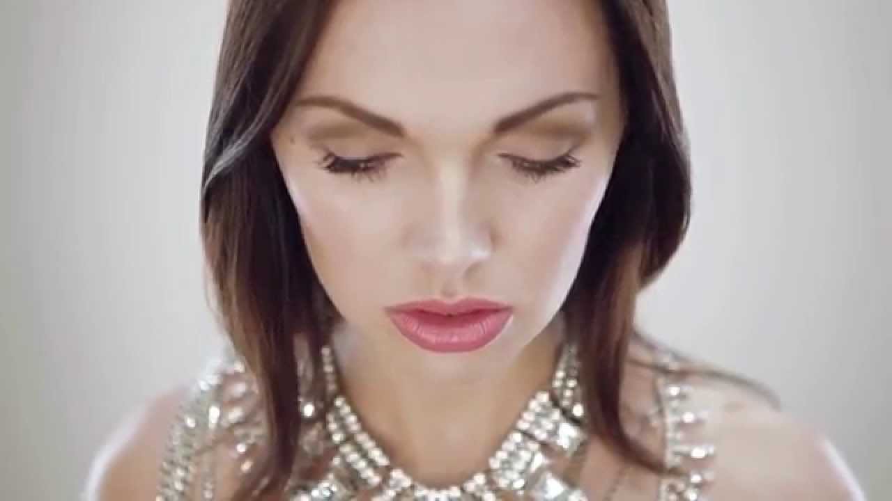 Kamila Nývltová - Jsem to já [Official MV]