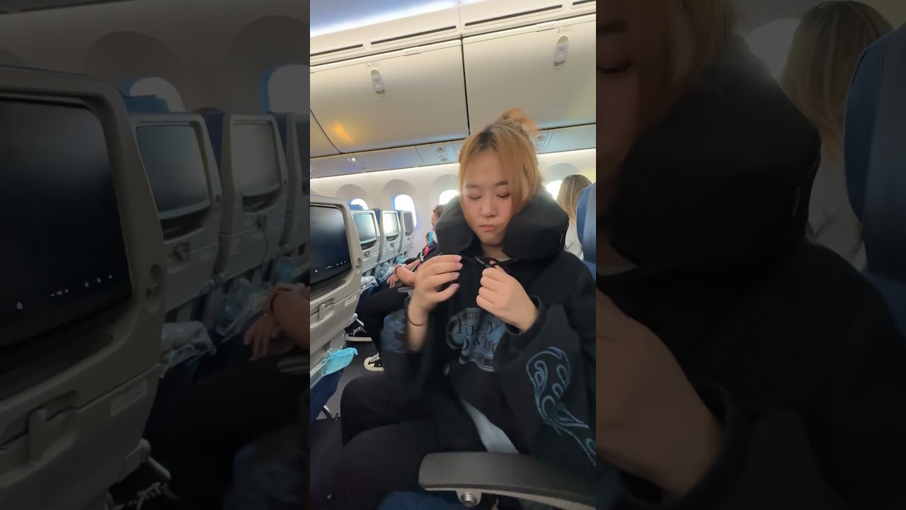 How to sleep comfortably on a plane ! #travel #travelgadgets #travelhacks #plane #planehack