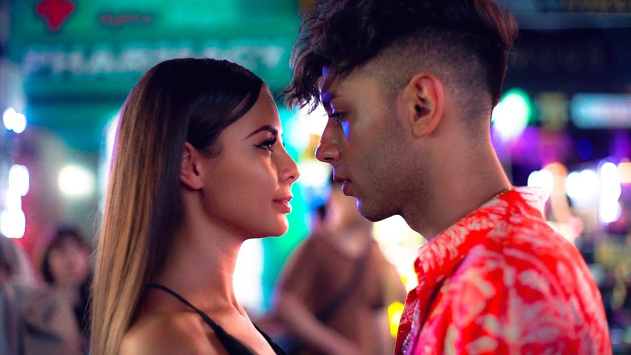 Jan Bendig ft. Monika Bagárová - VIVA LA VIDA (Official Video)