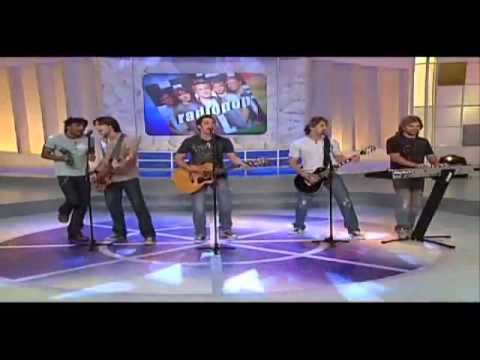 Radiopop Performs 'Te Encontrar' on Raul Gil 🎶