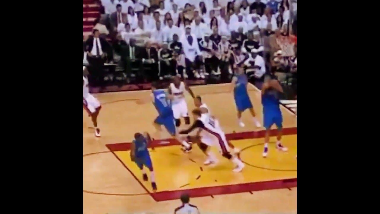 JJ Barea (5'11) vs. LeBron (6'9) π