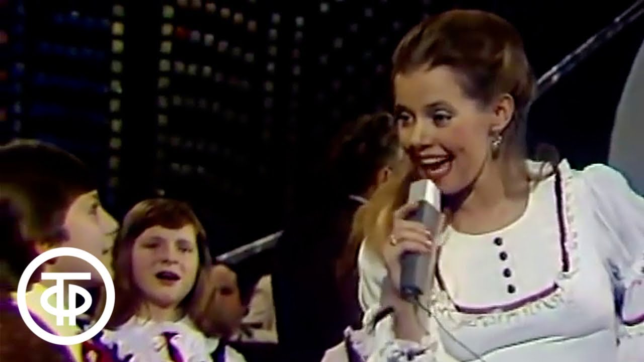 Людмила Сенчина и хор 'Камушки' — Классическая песня 1978 года 🎶