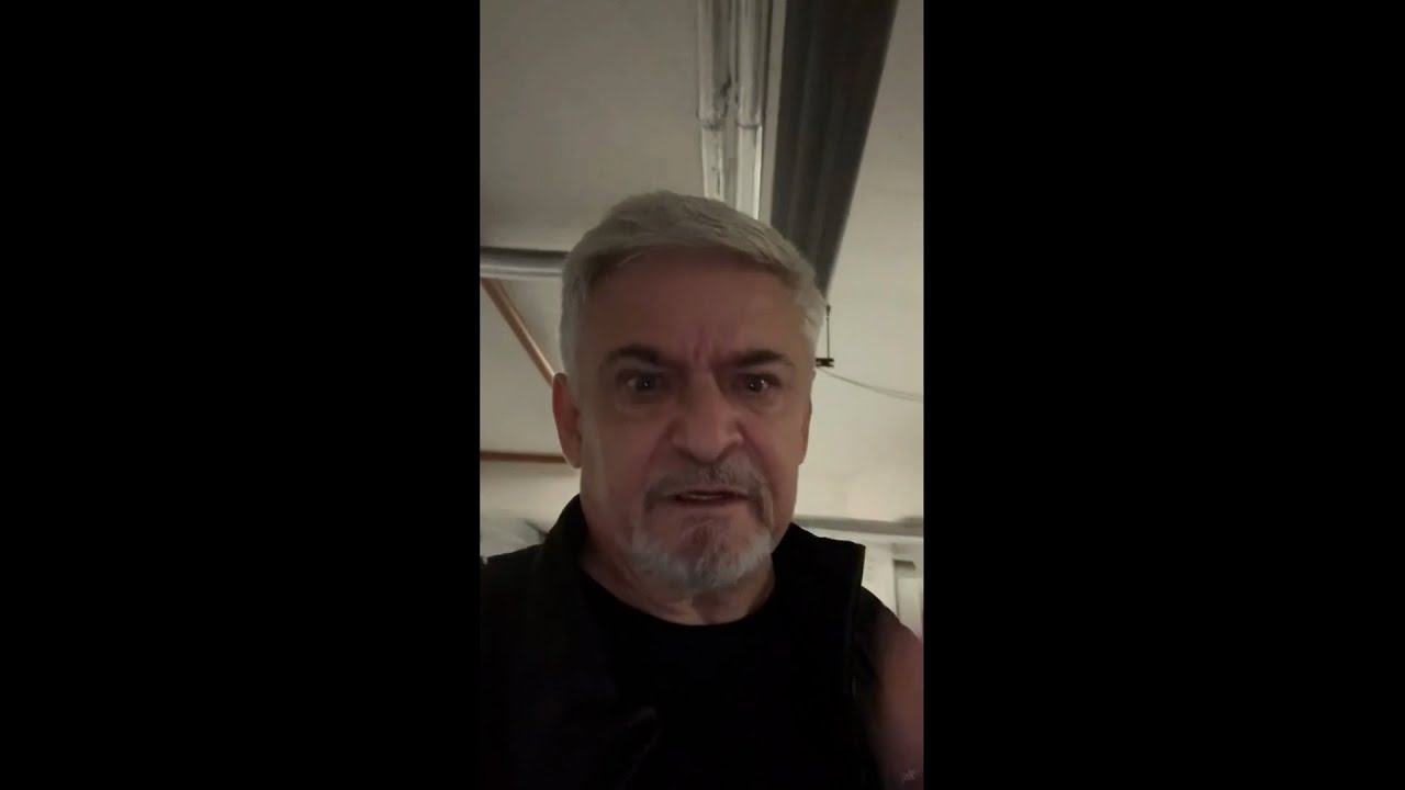 Herec Suchánek zpíval v koloně: 'Zku*vils mi dopravu...' 🎶