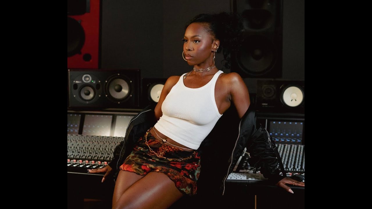 Maud Elka - Nanani (Lyrics Video) 🎶