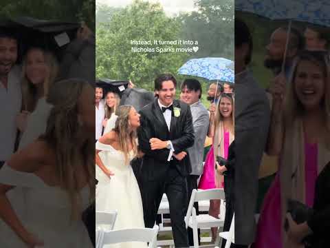 When the weather makes your wedding feel like a movie βοΈ