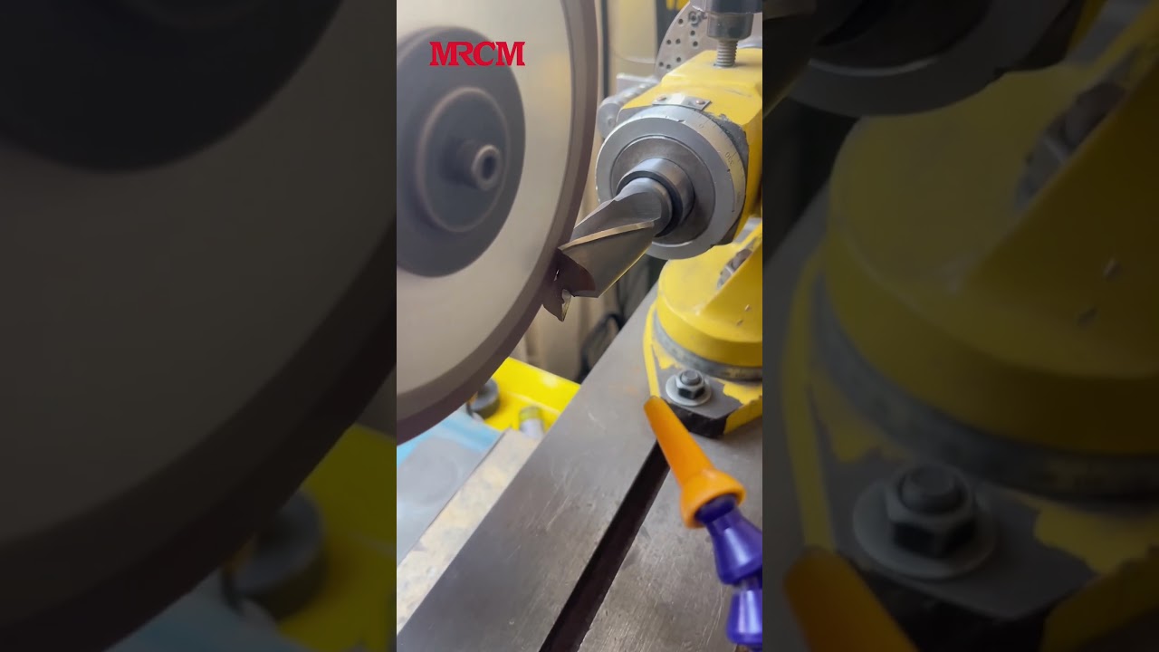 Using the Universal Tool Grinding Machine 600F for Big End Mill Grinding