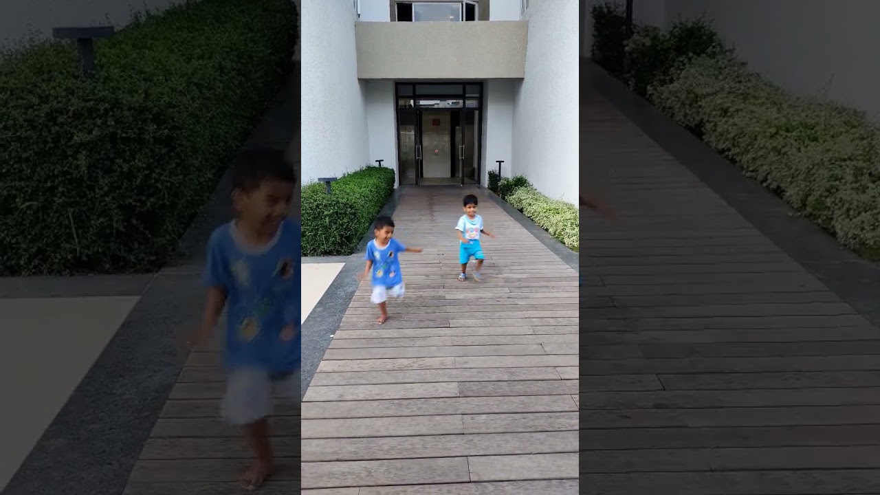 Adorable Twins Race 🏃‍♂️🏃‍♀️ #Shorts