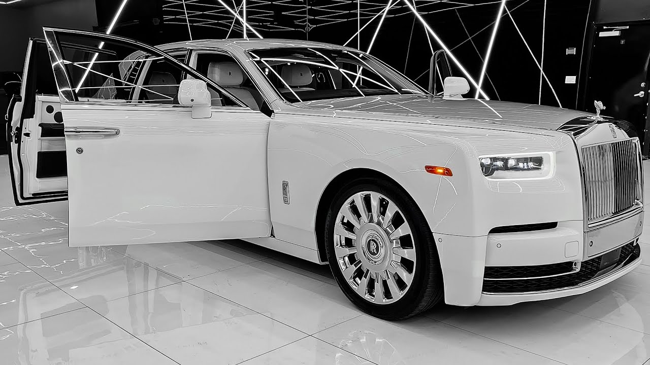 Rolls-Royce Phantom (2025) - The Ultimate in Super Luxury Sedans