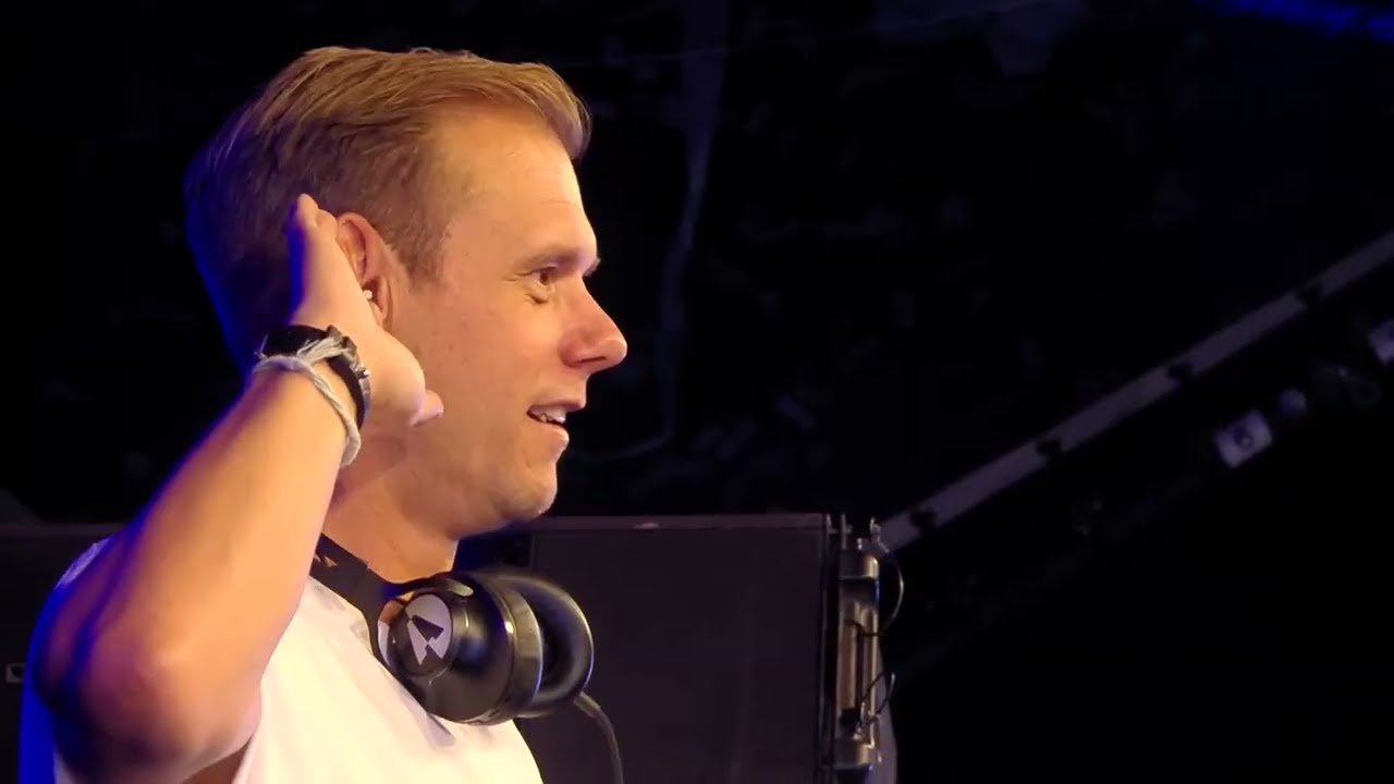 David Guetta & Benny Benassi Collide in Epic 'Satisfaction' Performance at Tomorrowland 2022 🎶