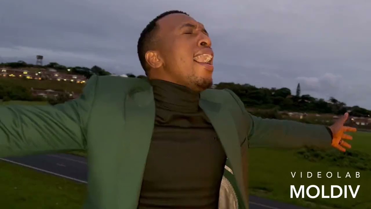 Dumi Mkokstad - Ngeke Kuhlale Kunjena πΆ
