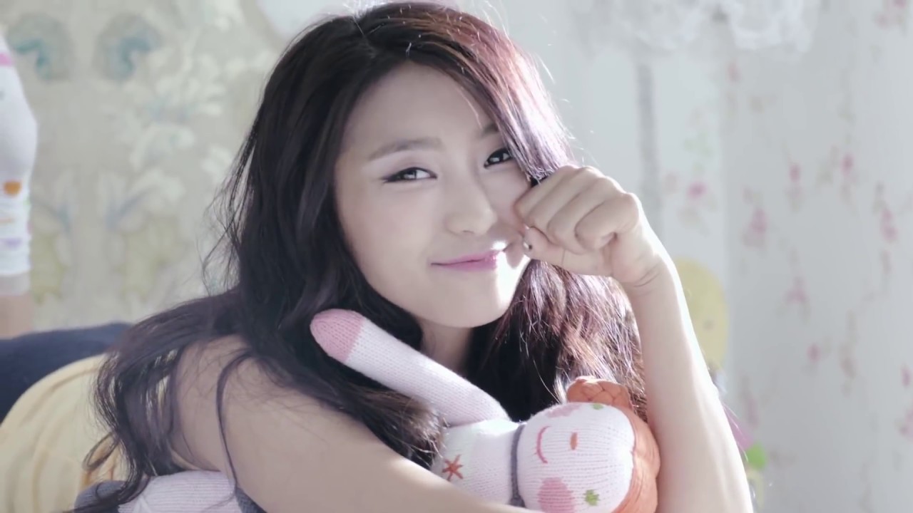 SISTAR19 (씨스타19) - Ma Boy Music Video