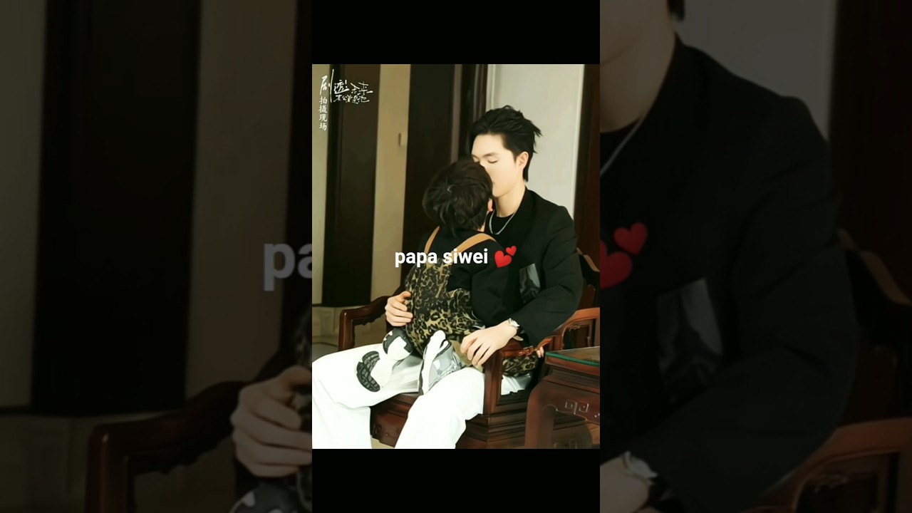 Liang Siwei Adorably Shares Moments with His Cute Son! 😍