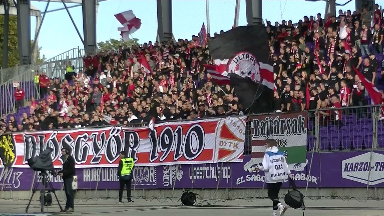 Újpest vs DVTK 23/24: Intense Ultras Diósgyőr Support at Szusza Ferenc Stadion ⚽