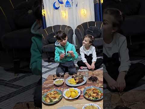 اذان المغرب في رمضان 🌙🤫شوصار مع براء 🤩سفرة رمضان🌙 #براء_وسميرة