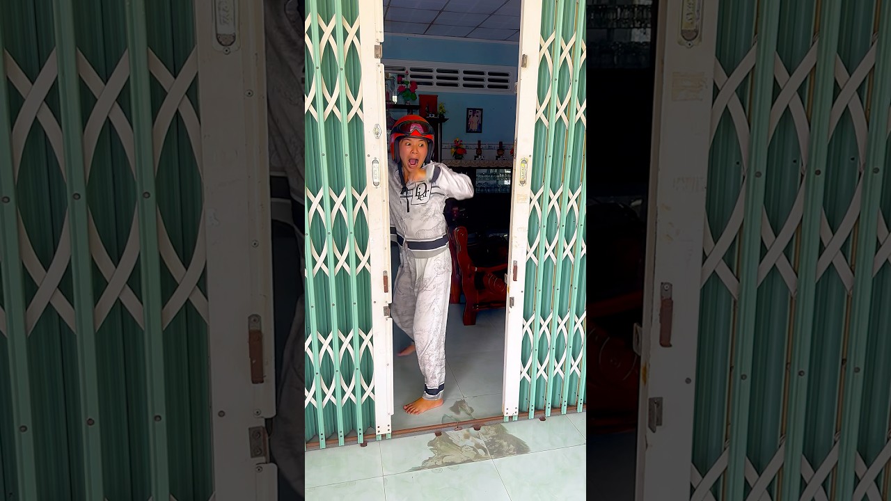 baby bị đè #comedy #nytinhnghich #shortvideo #funny #tiktok