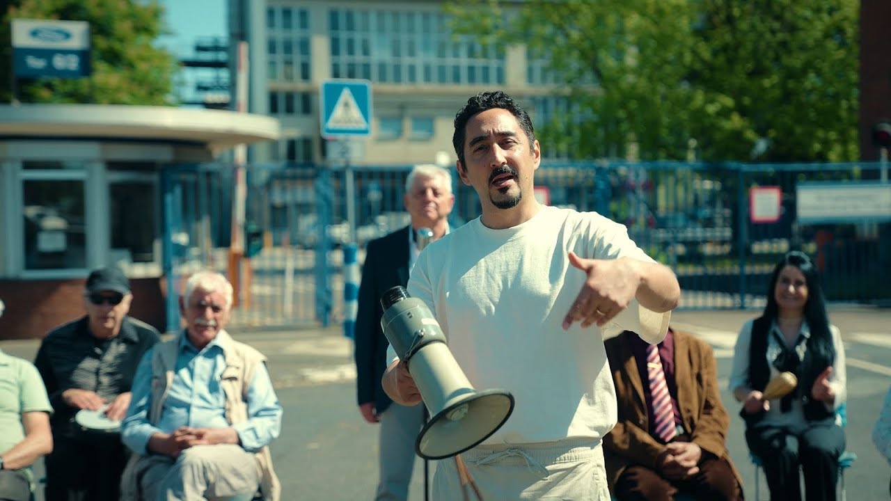 "Eine Mark mehr für alle!" - Eko Fresh & Sanat Ensemble