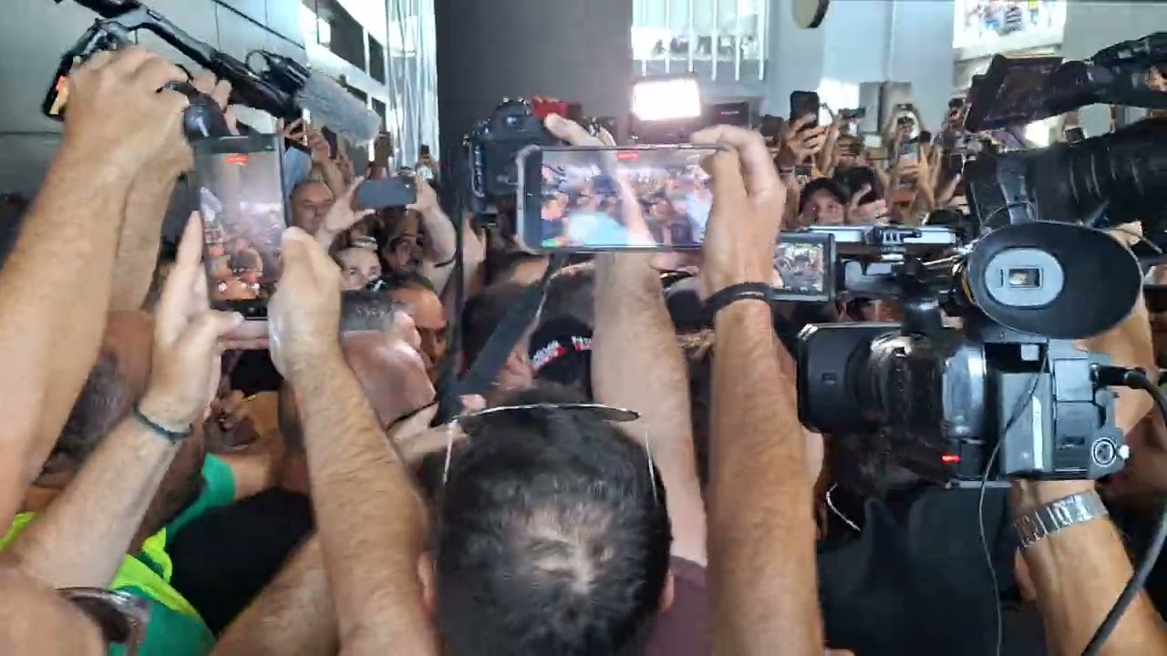 Σεισμός στη Θεσσαλονίκη: Απίστευτο περιστατικό στο αεροδρόμιο Μακεδονία για τον Χρήστο Ζαφείρη ✈️