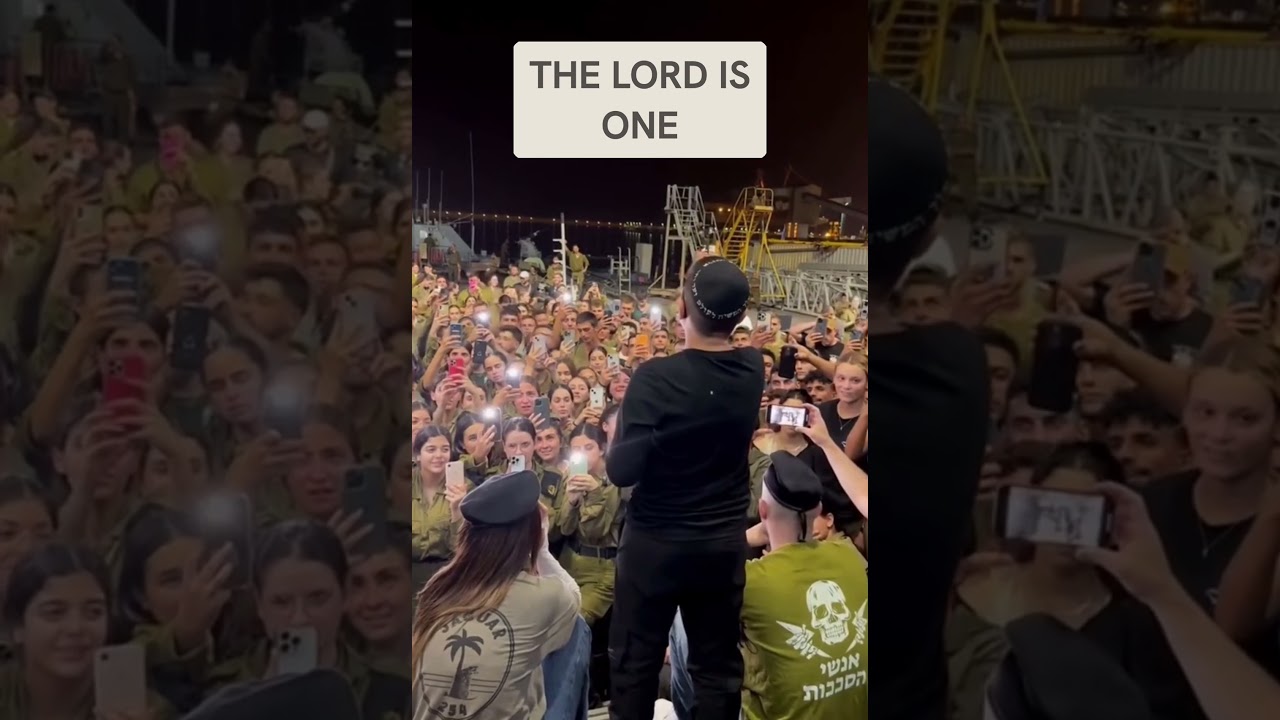 Israeli Singer Performs 'Shema' for IDF Soldiers 🇮🇱