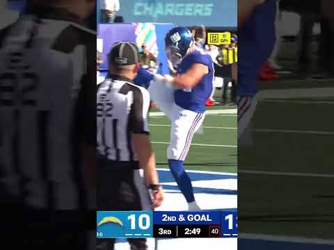 Jaxson Dart flips it to Theo Johnson who spins his way into the end zone 🌀🇨🇦