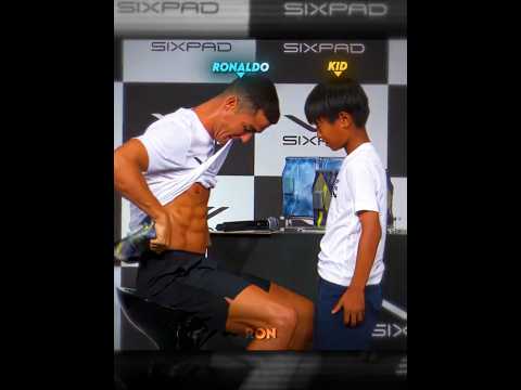 The kid wants to see Ronaldo's abs🤯🔥