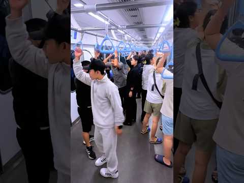 Kindness in Action: Helping a Stranger in Need #OneMan #Kindness #Goodness #BeKind #shorts