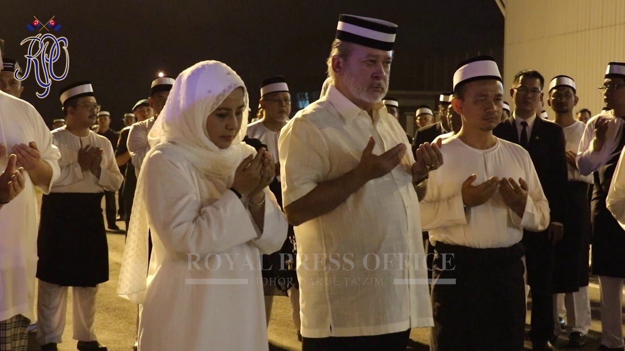 Jenazah Bonda DYMM Sultan Johor Selamat Tiba di Lapangan Terbang Antarabangsa Senai