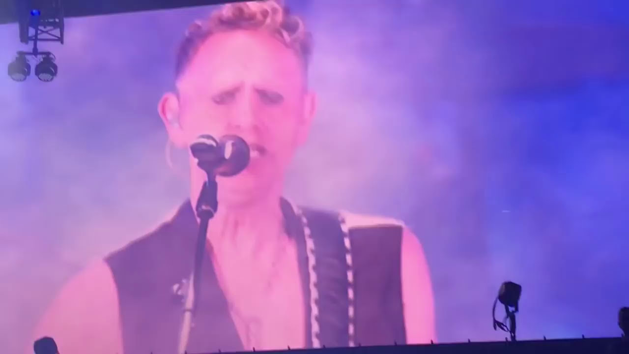 Depeche Mode Live Performance of 'It's No Good' at Hollywood Bowl 🎶 (2017)