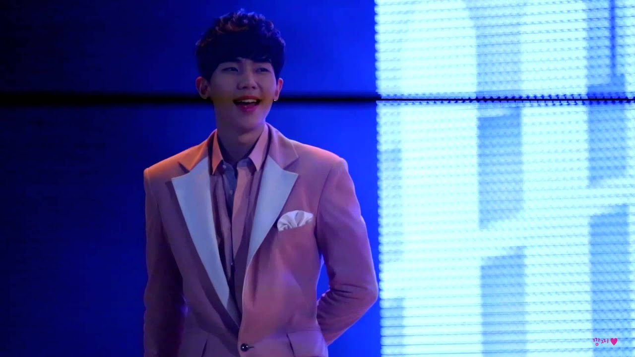 ZE:A-FIVE Mini Album Showcase at Lotte World 🎶