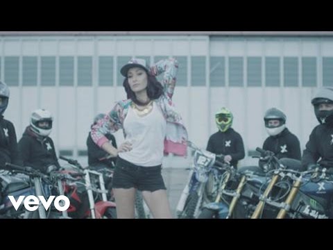 Kenza Farah - Yätayö (Clip officiel)