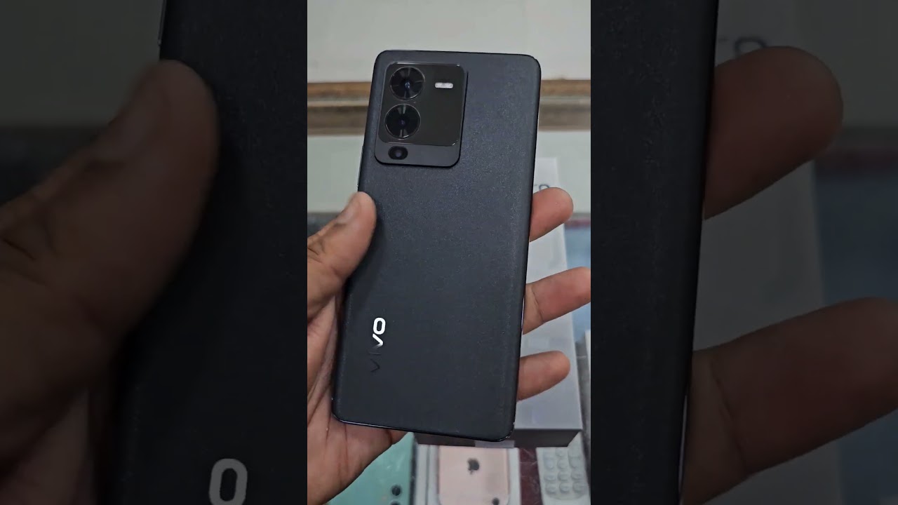 Vivo V25 Pro 5G 8GB/128GB Complete Kit - ₹18,500