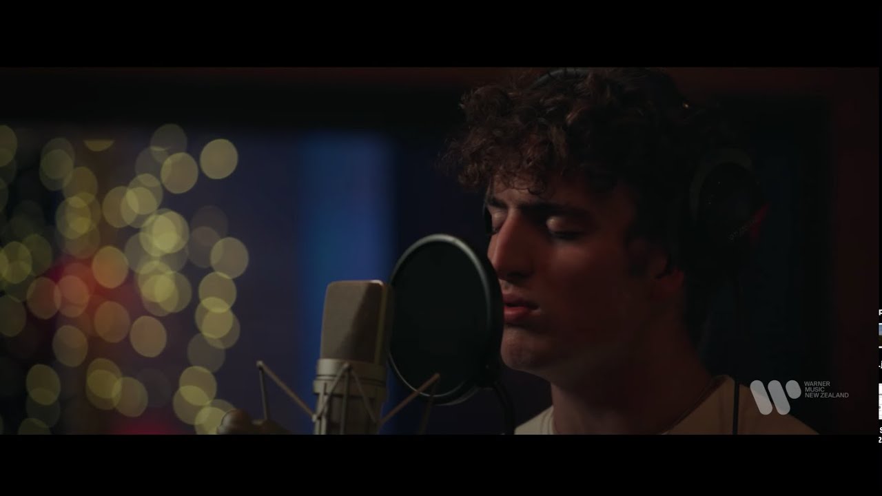 Benson Boone Performs 'Before You' Live 🎤