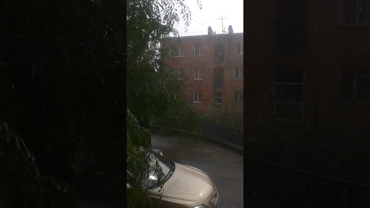 Погрузитесь в атмосферу сильного дождя в Чите 🌧️ — Видео 2017 года