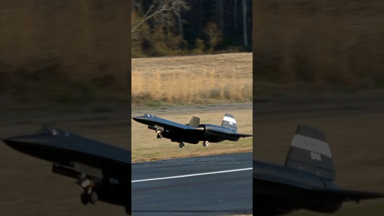 SR-71 Blackbird Landing ✈️