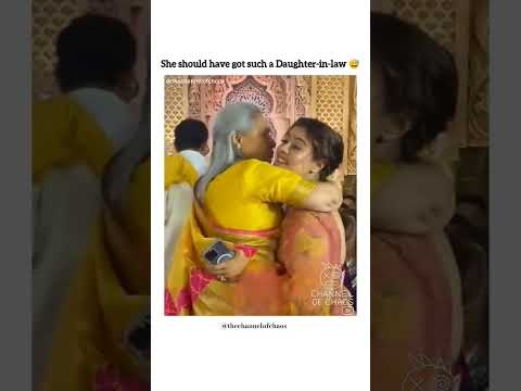 only she can handle her 😂#jayabachchan #kajol #kajoldevgan #aishwaryaraibachchan #rekha #bollywood