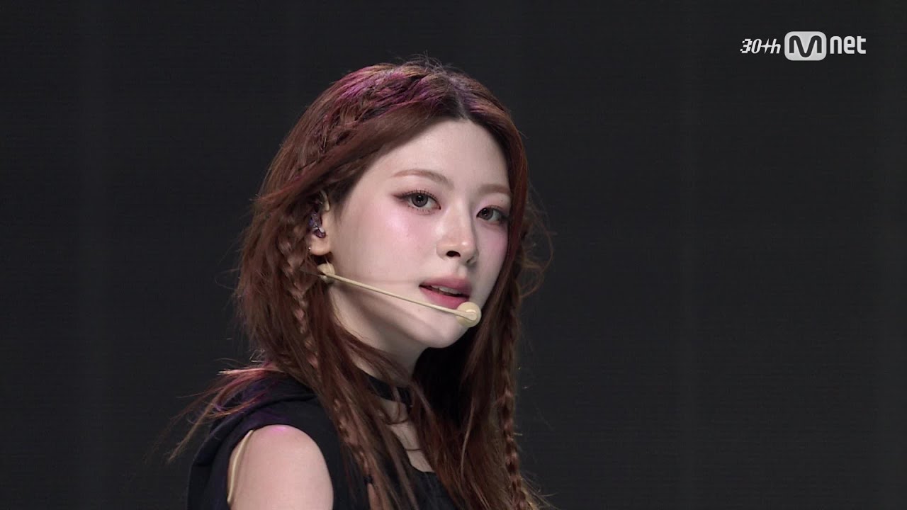 STAYC's 'BEBE' on M Countdown Ep.881 🎶