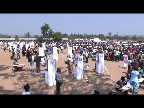 Former Presidents Mutharika and Banda vote in Malawi elections