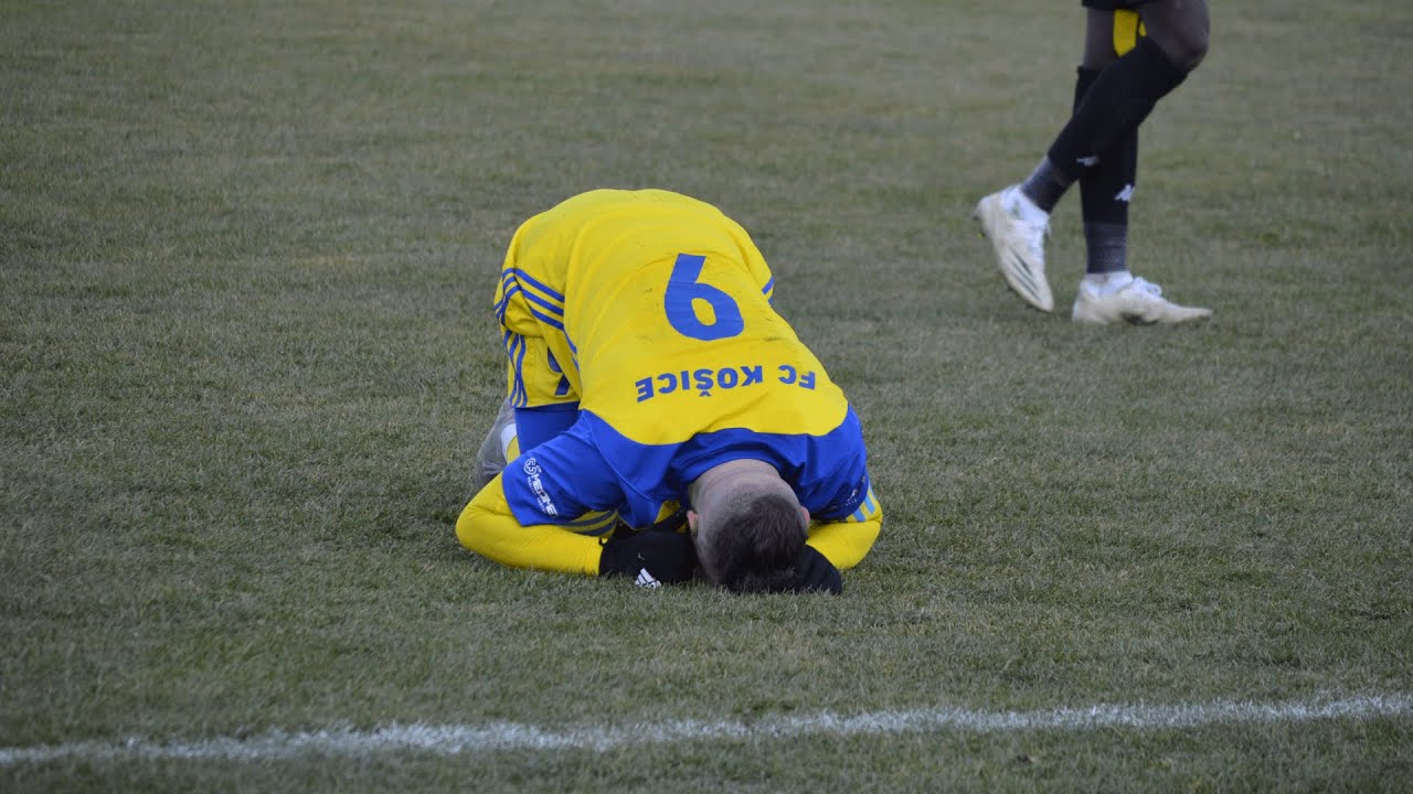 II. liga: KFC Komárno vs FC Košice – Dramatic 1:0 Victory in 22nd Round 🏆