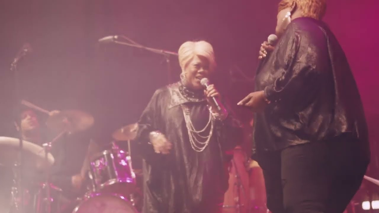 The Weather Girls - It's Raining Men (Live 2025) 🌧️