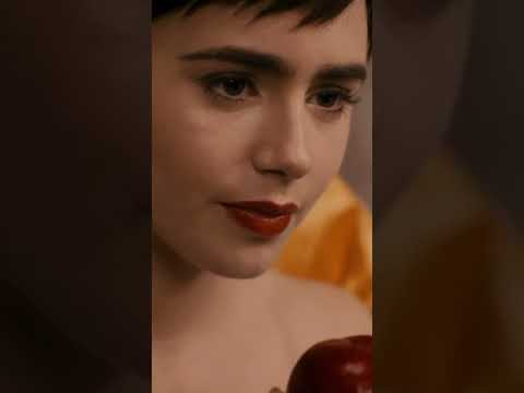 Snow White And The Apple | Mirror Mirror