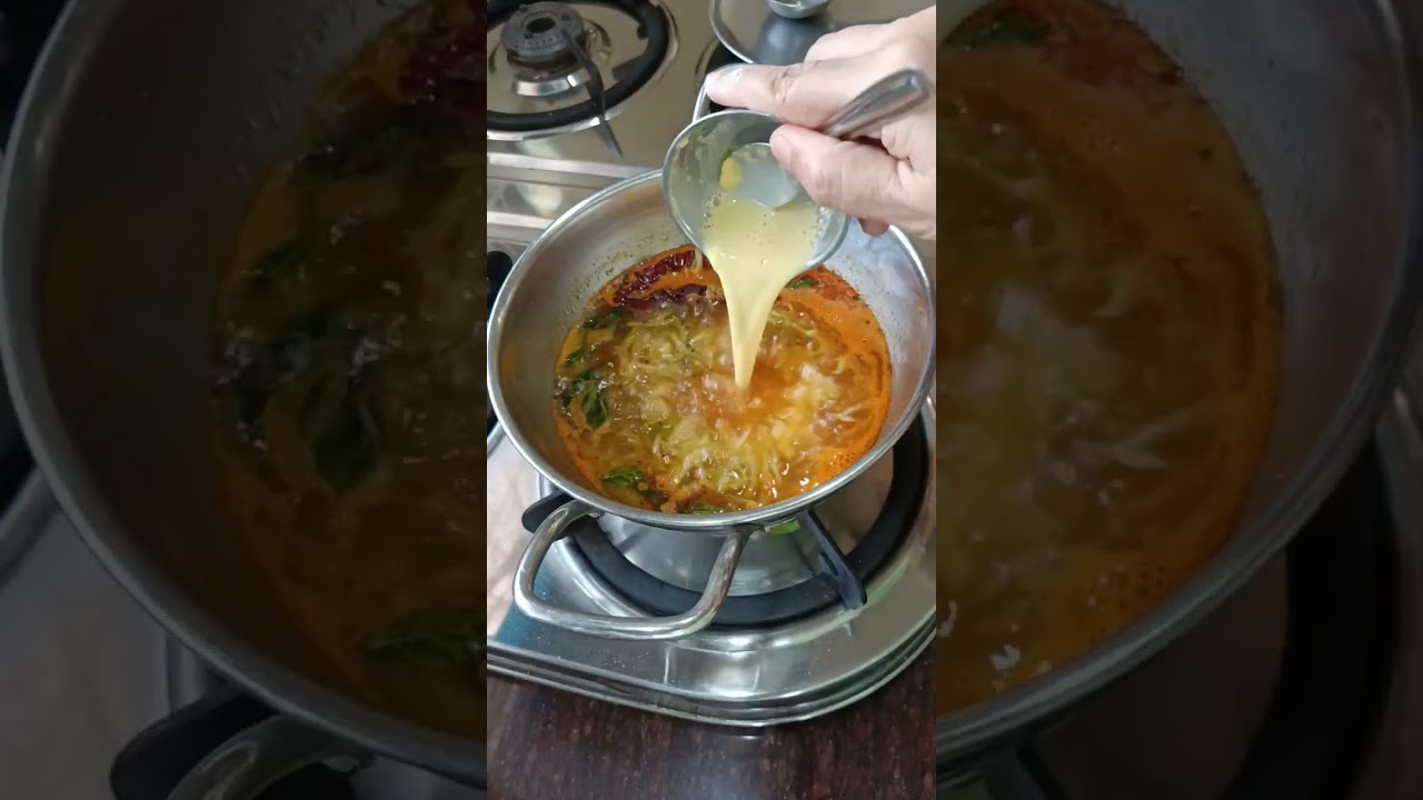 खट्टी मीठी बिना दही की कढ़ी | कच्चे आम से बनी ताजगीदार कैरी कढ़ी 🌿