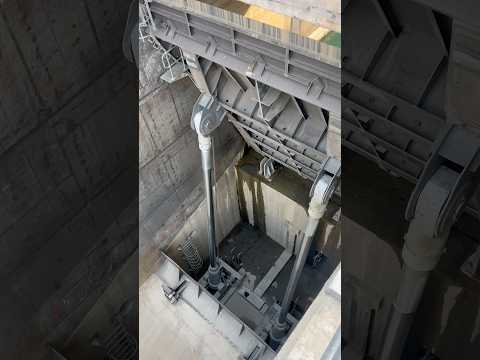 Submersed flap gate overflow into downstream side